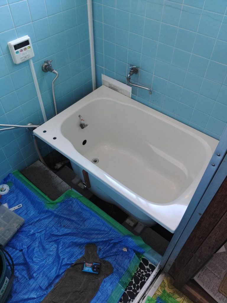 バランス釜撤去施工工程と配線と外釜補修設置